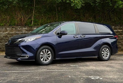 2022 Toyota Sienna XLE 7 Passenger