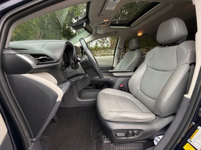 2022 Toyota Sienna XLE 7 Passenger