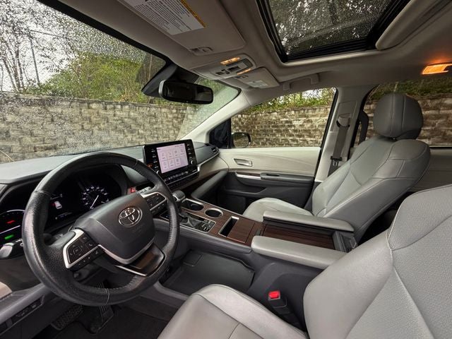 2022 Toyota Sienna XLE 7 Passenger