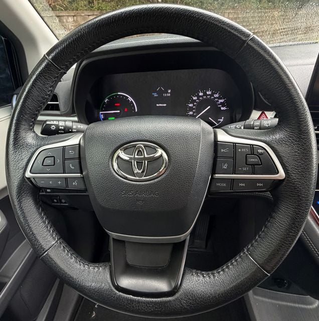 2022 Toyota Sienna XLE 7 Passenger