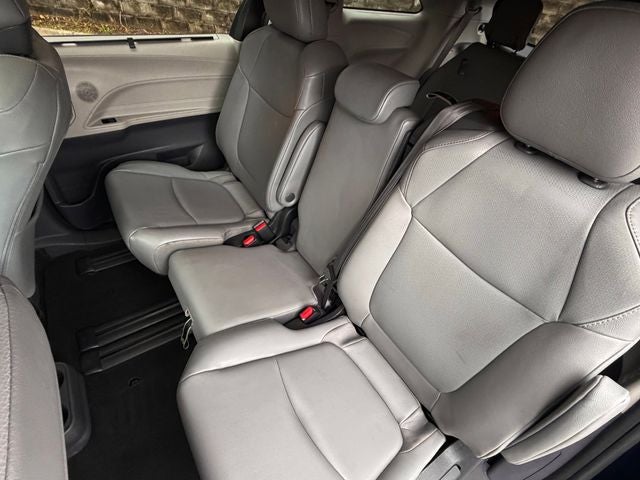 2022 Toyota Sienna XLE 7 Passenger