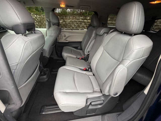 2022 Toyota Sienna XLE 7 Passenger