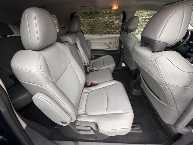 2022 Toyota Sienna XLE 7 Passenger