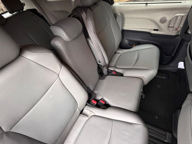 2022 Toyota Sienna XLE 7 Passenger
