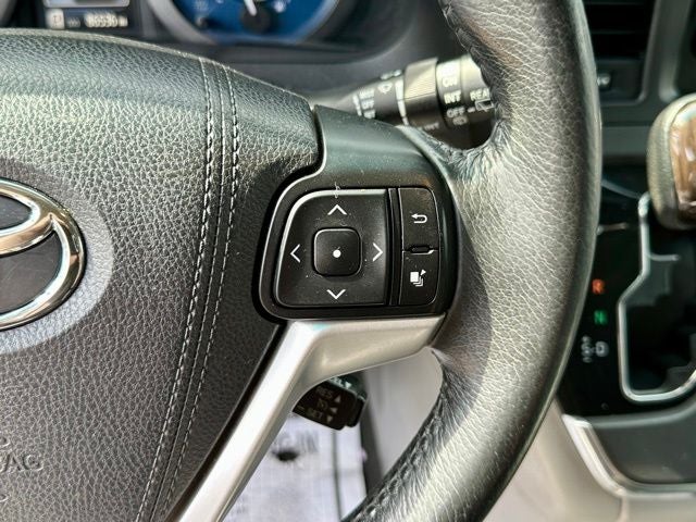 2017 Toyota Sienna XLE Premium 8 Passenger