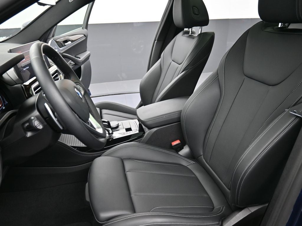 2025 BMW X4 xDrive30i