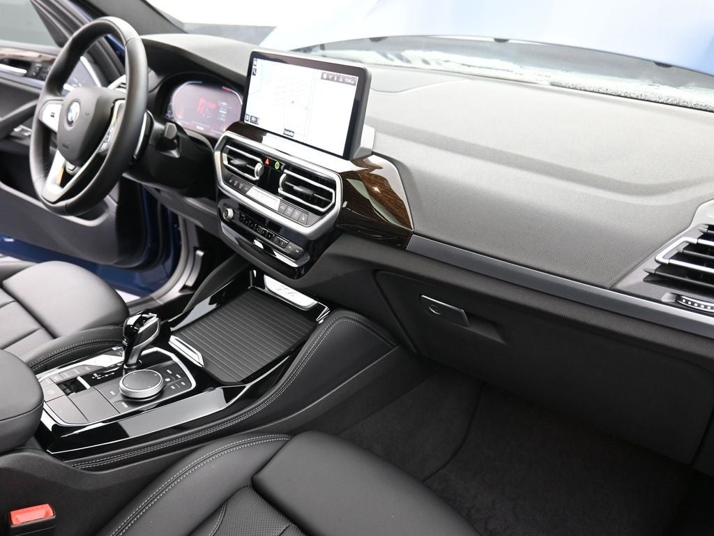 2025 BMW X4 xDrive30i