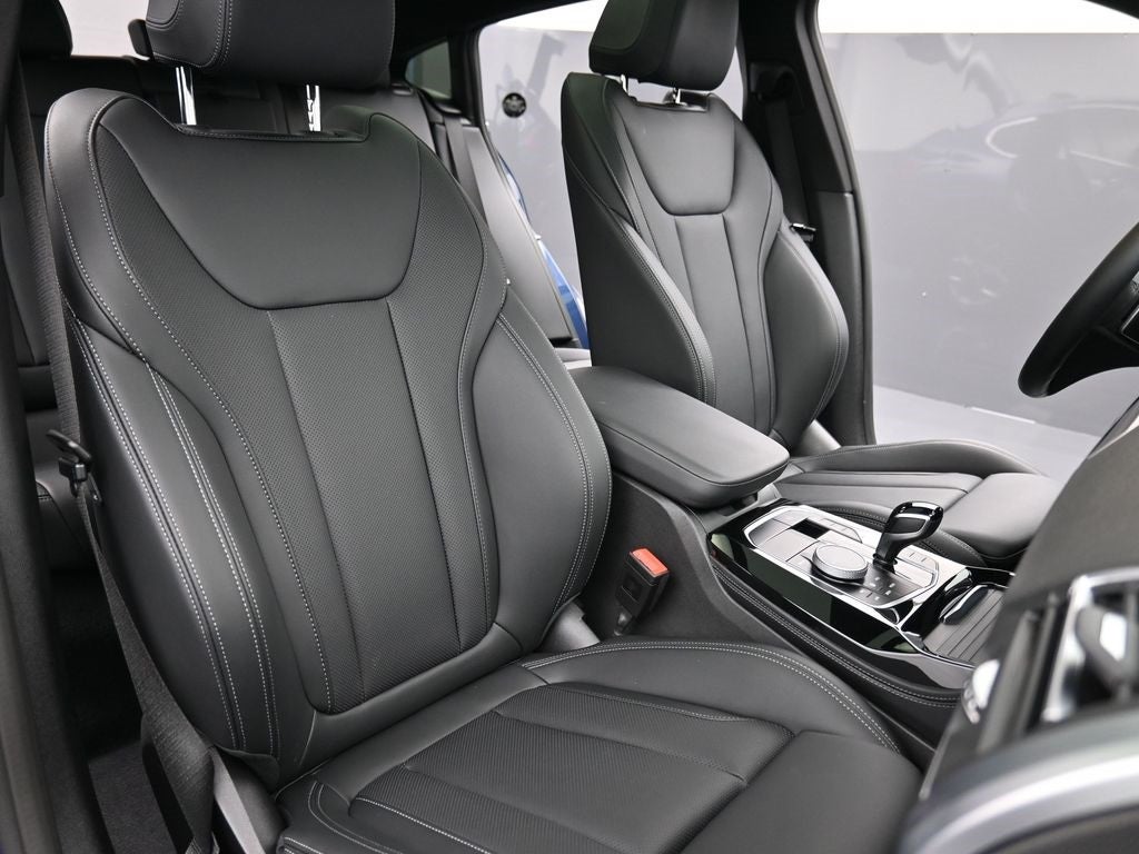 2025 BMW X4 xDrive30i