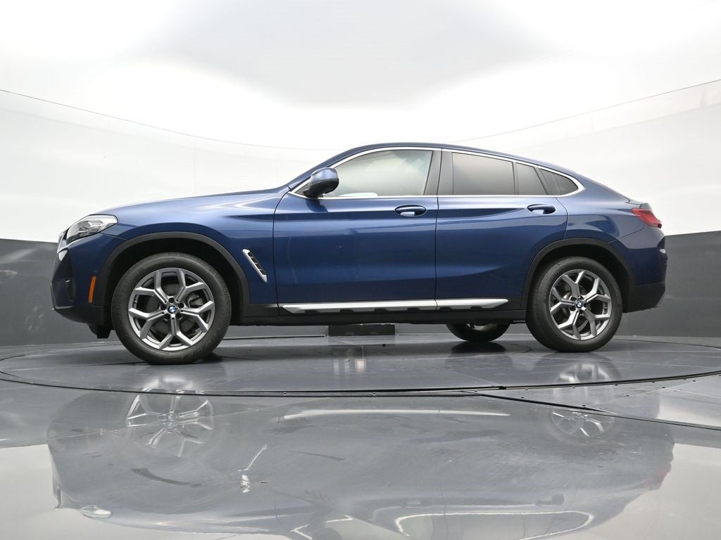 2025 BMW X4 xDrive30i