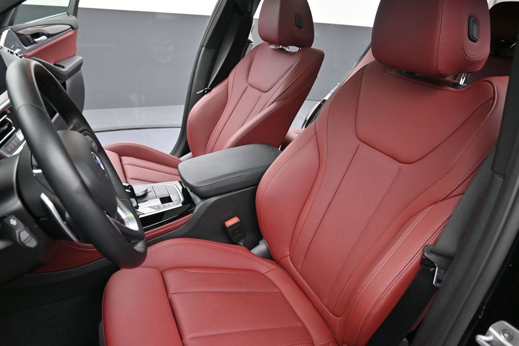 2025 BMW X4 xDrive30i