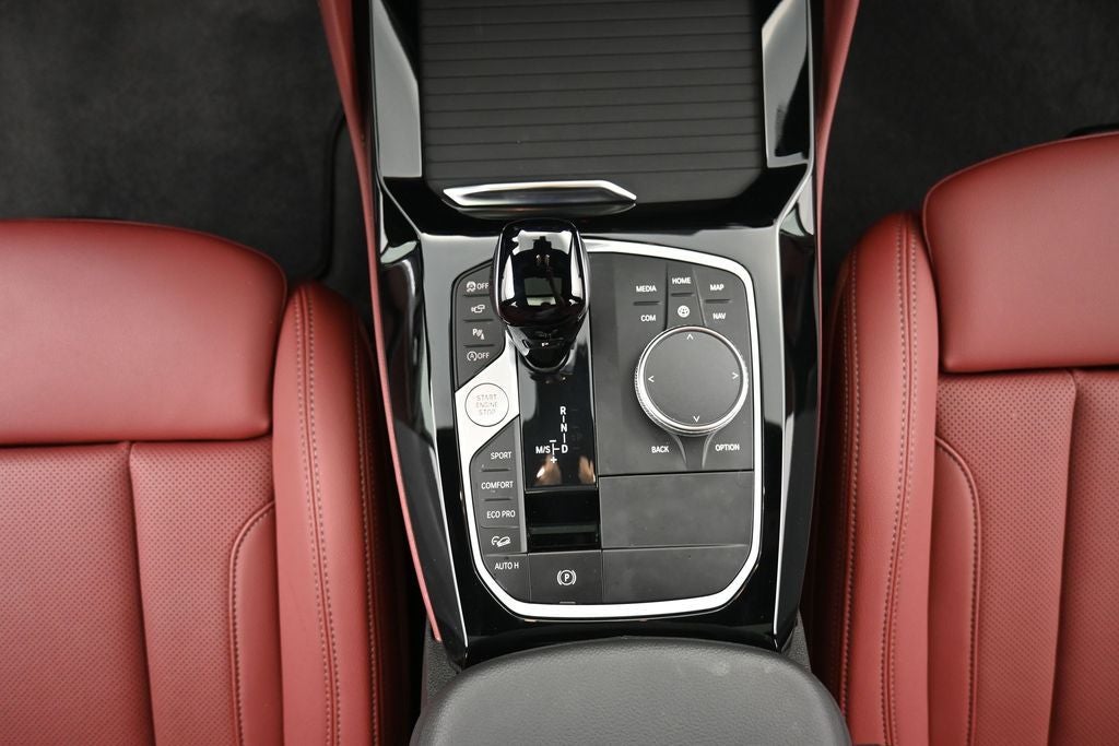 2025 BMW X4 xDrive30i
