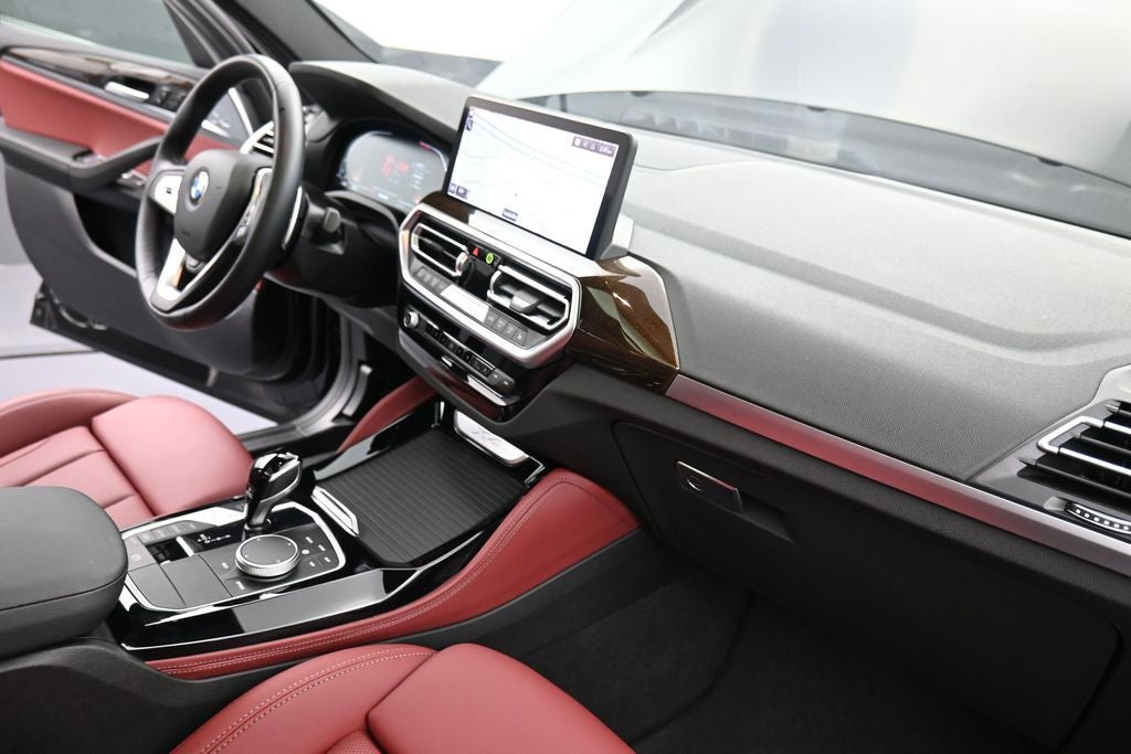 2025 BMW X4 xDrive30i