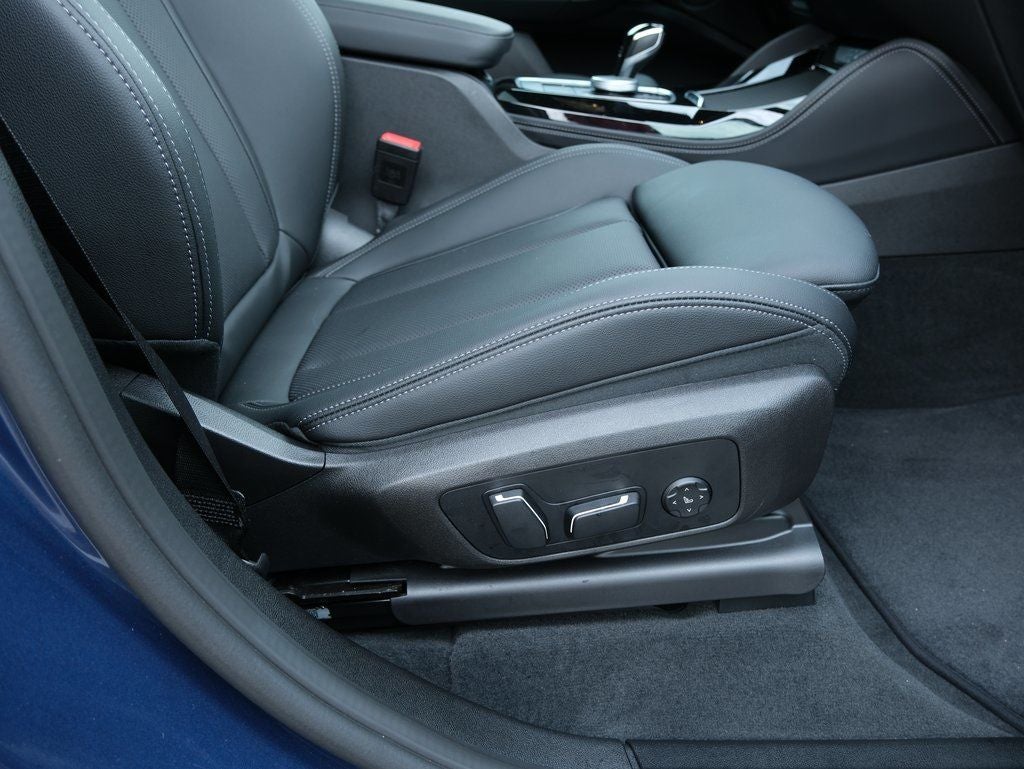 2025 BMW X4 xDrive30i