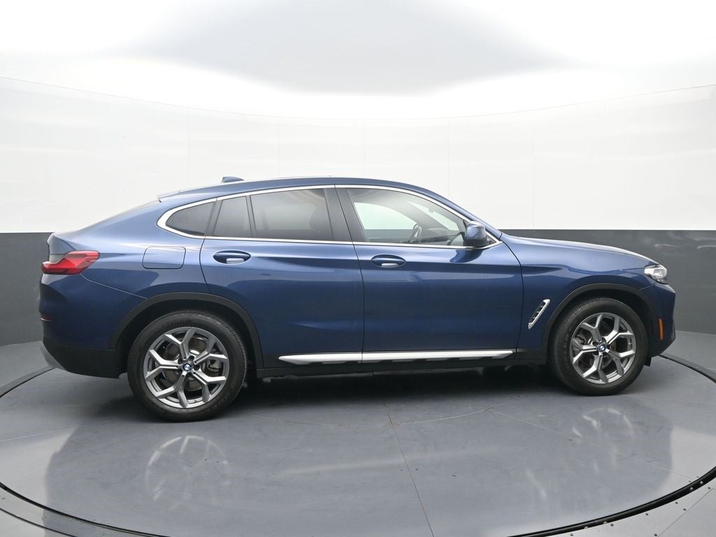 2025 BMW X4 xDrive30i