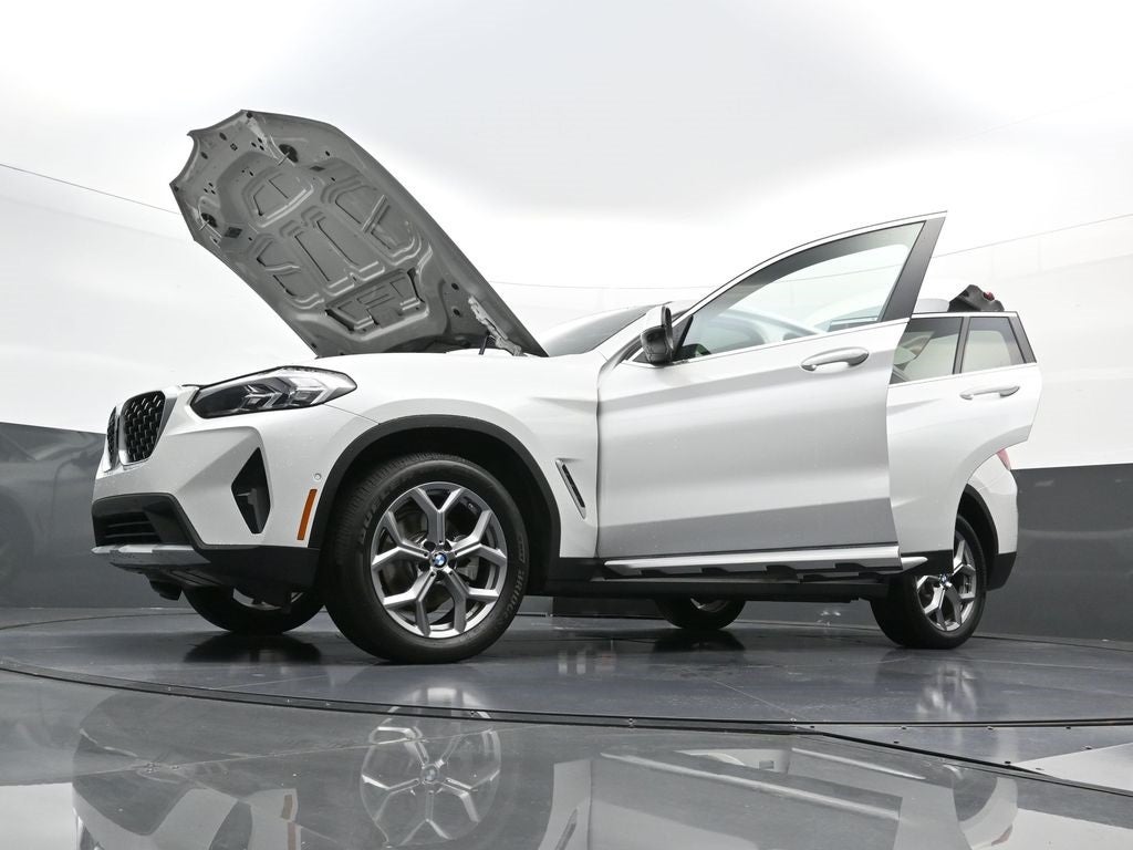 2025 BMW X4 xDrive30i