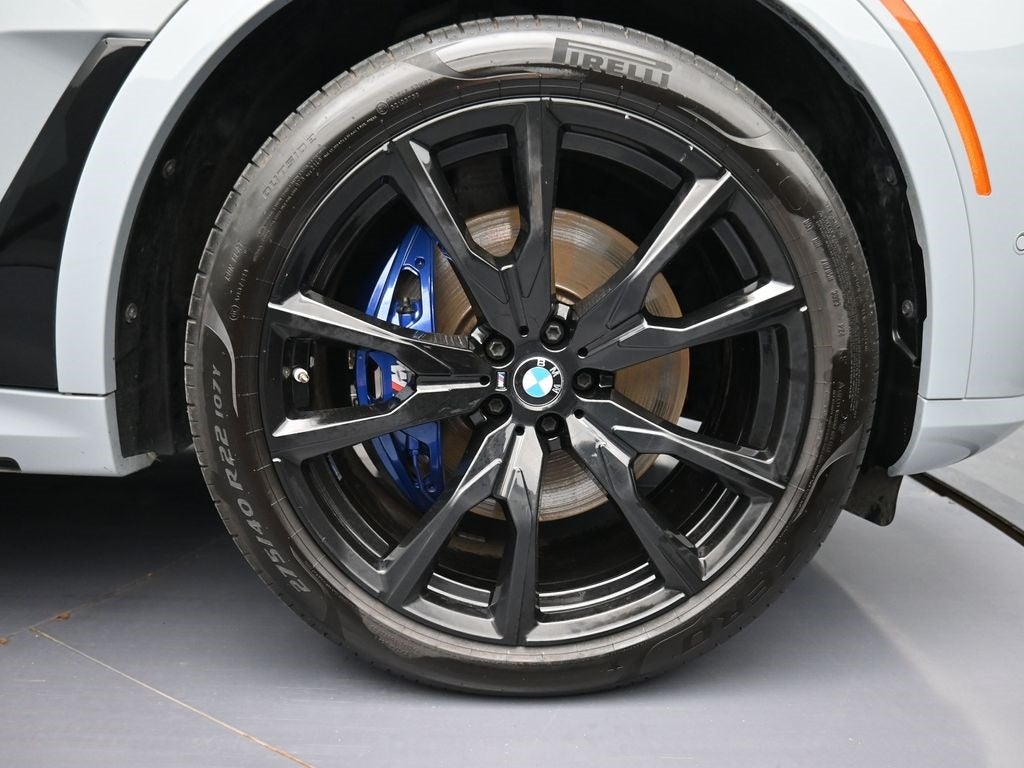 2023 BMW X7 M60i