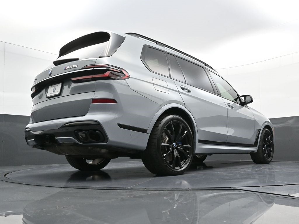 2023 BMW X7 M60i