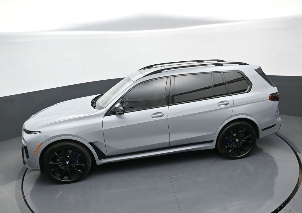 2023 BMW X7 M60i