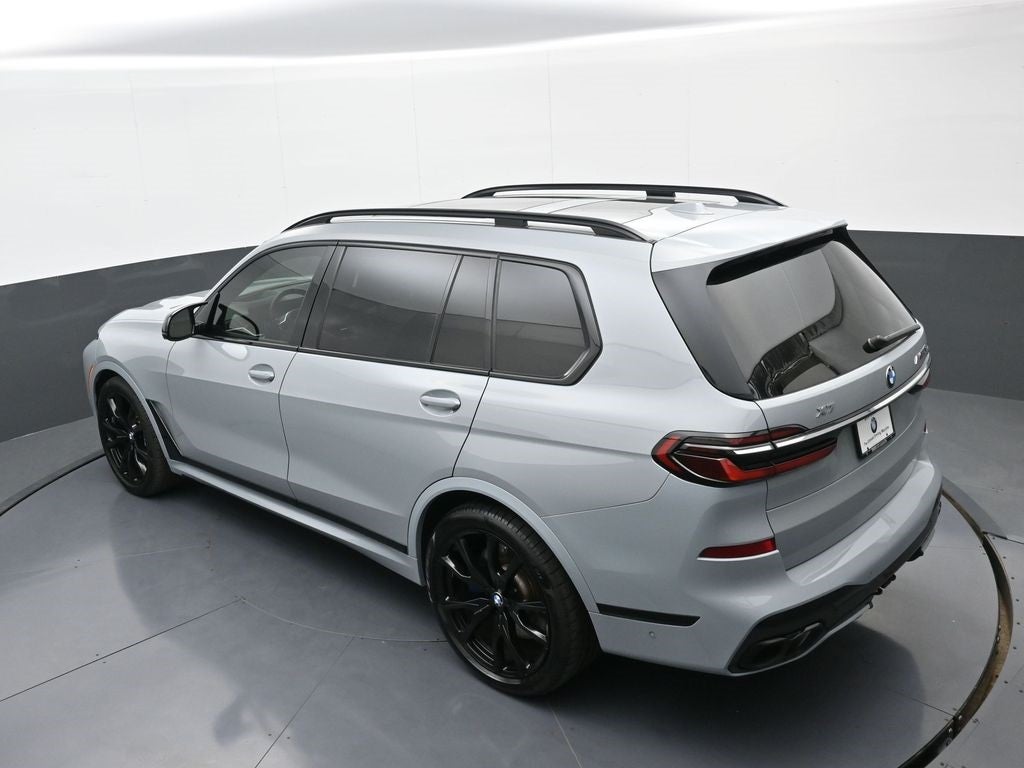2023 BMW X7 M60i
