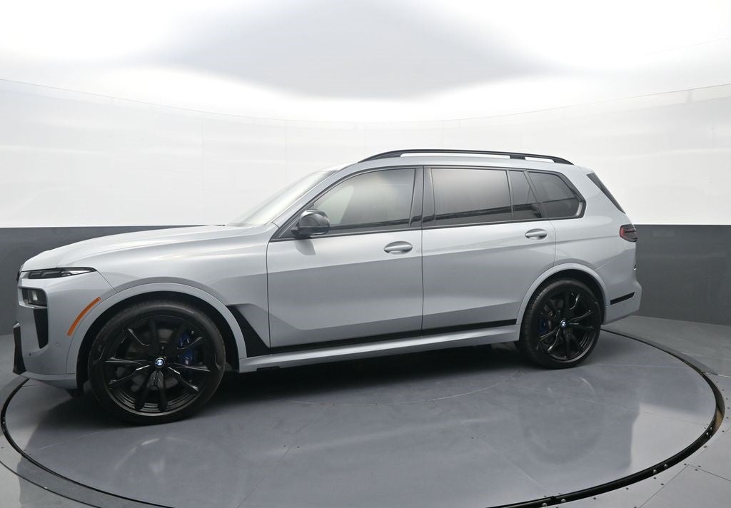 2023 BMW X7 M60i