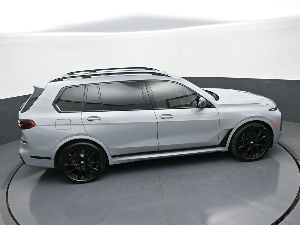 2023 BMW X7 M60i