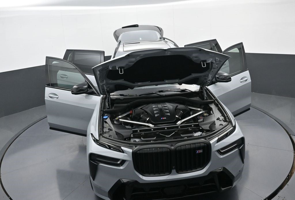 2023 BMW X7 M60i