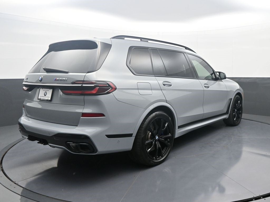 2023 BMW X7 M60i
