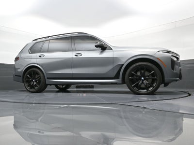 2025 BMW X7 M60i