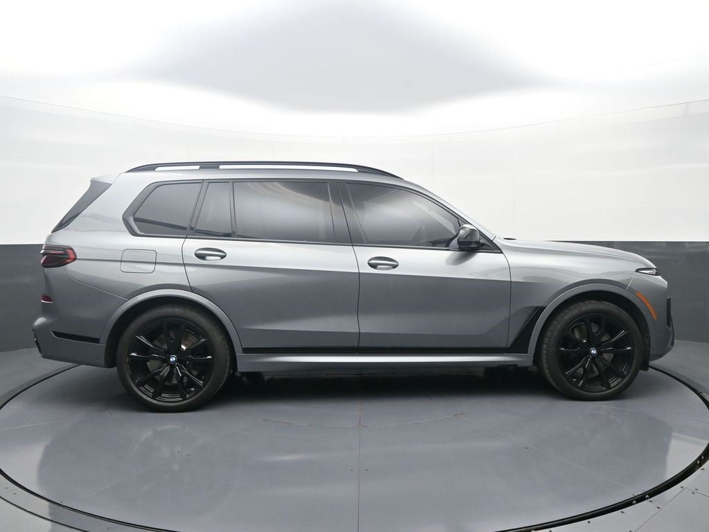 2025 BMW X7 M60i