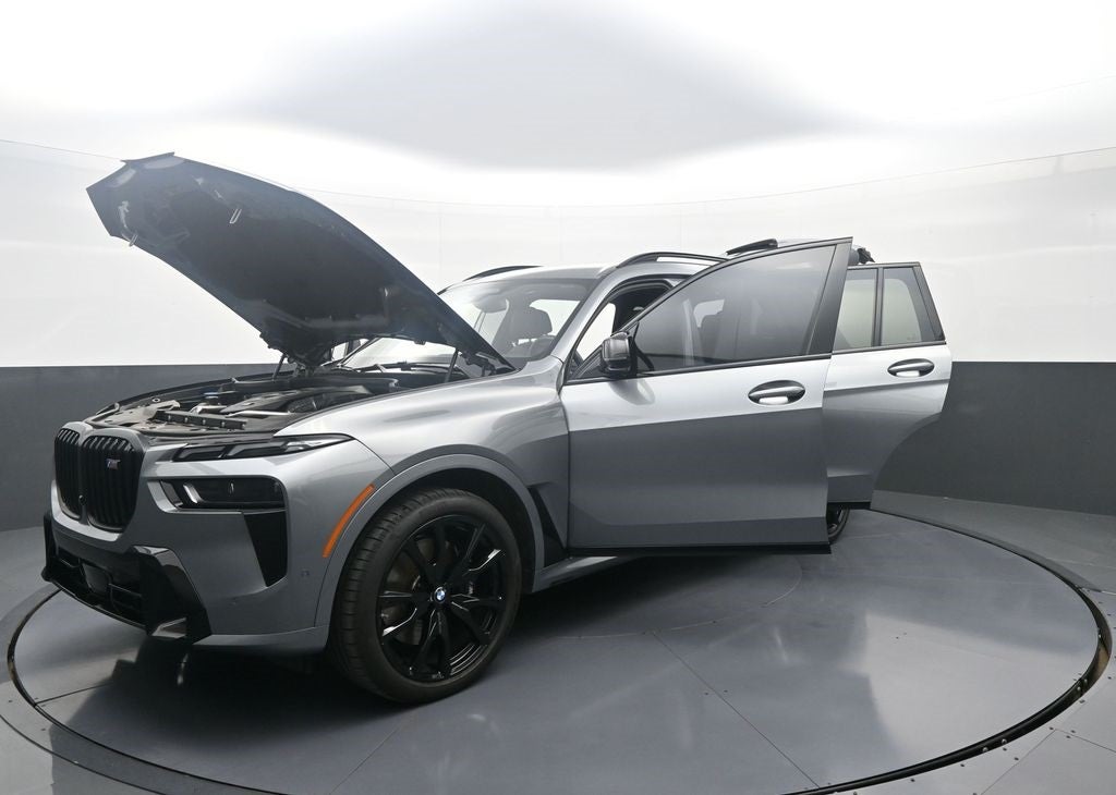 2025 BMW X7 M60i