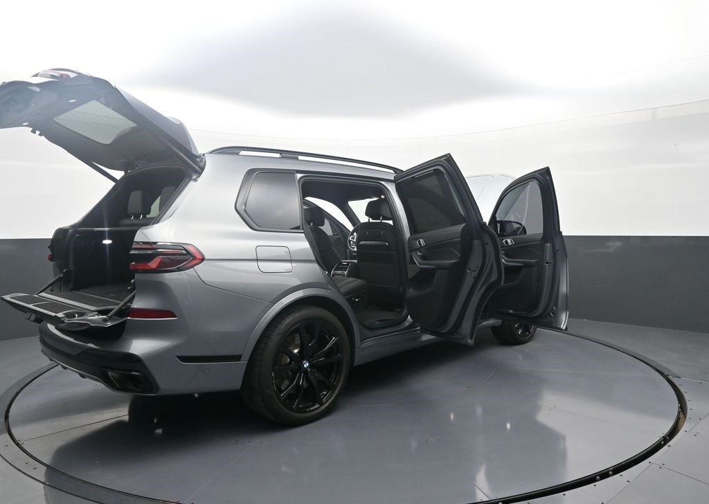 2025 BMW X7 M60i