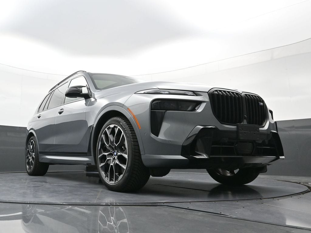 2025 BMW X7 M60i