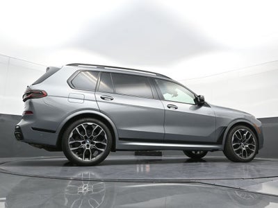 2025 BMW X7 M60i