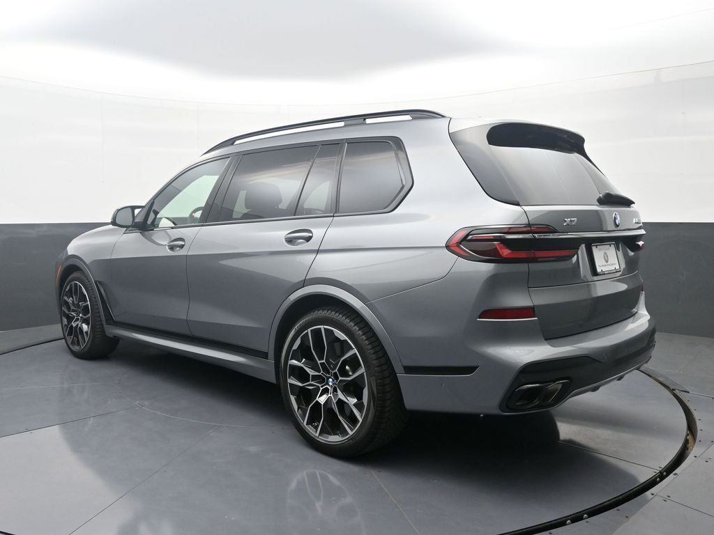 2025 BMW X7 M60i