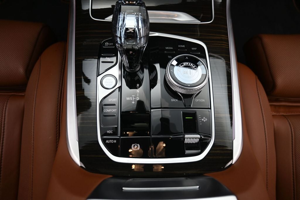 2025 BMW X7 ALPINA XB7