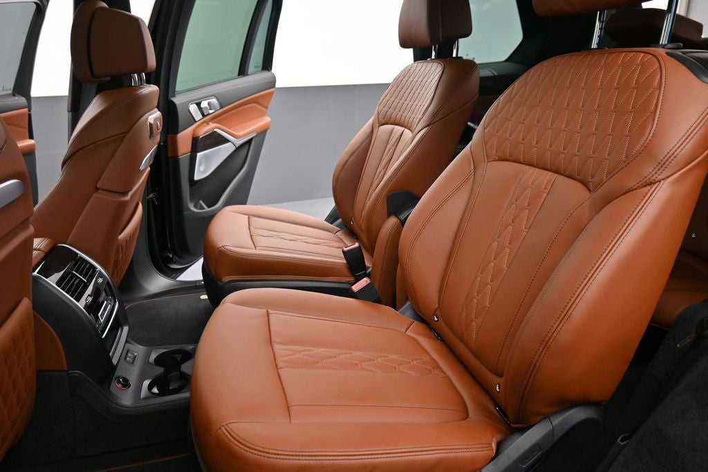 2025 BMW X7 ALPINA XB7