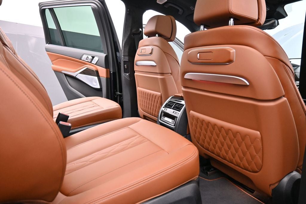 2025 BMW X7 ALPINA XB7