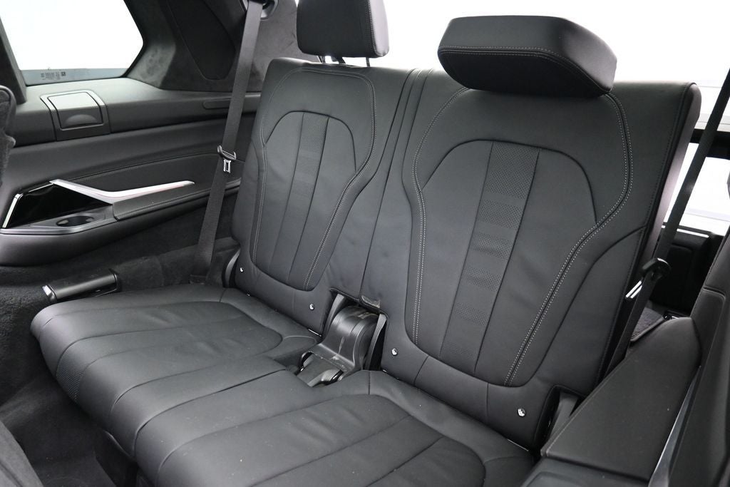 2022 BMW X7 Base