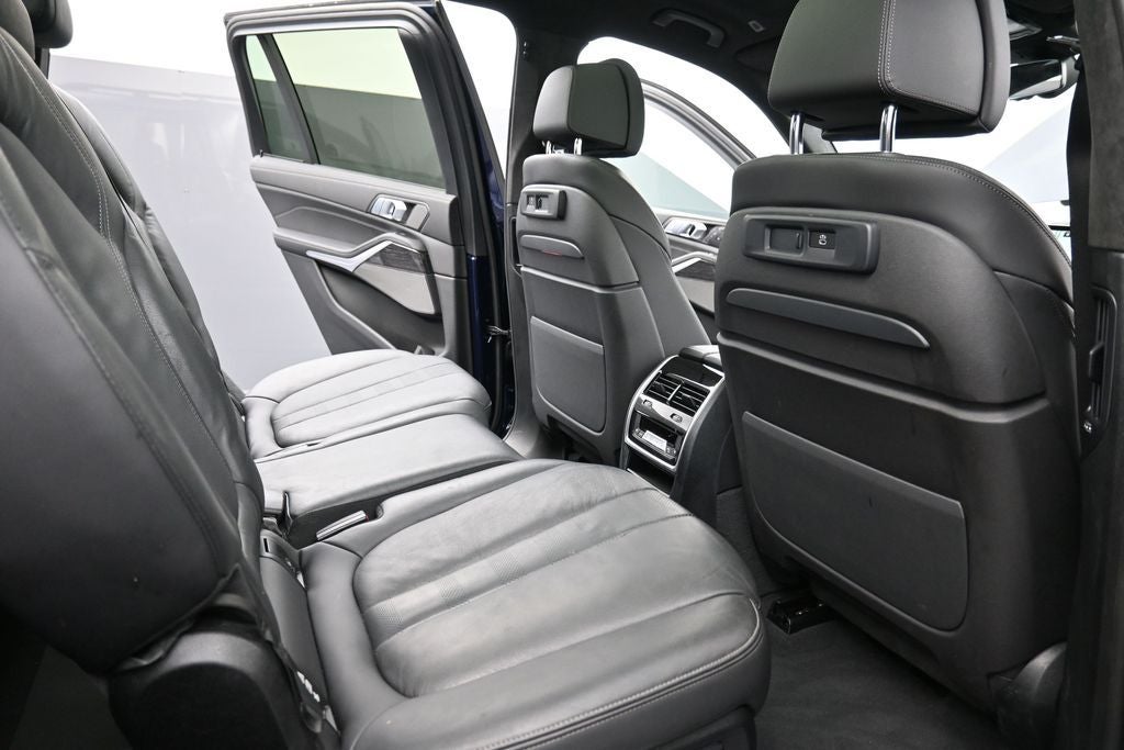 2022 BMW X7 Base