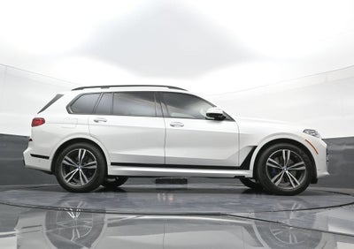 2022 BMW X7 M50i