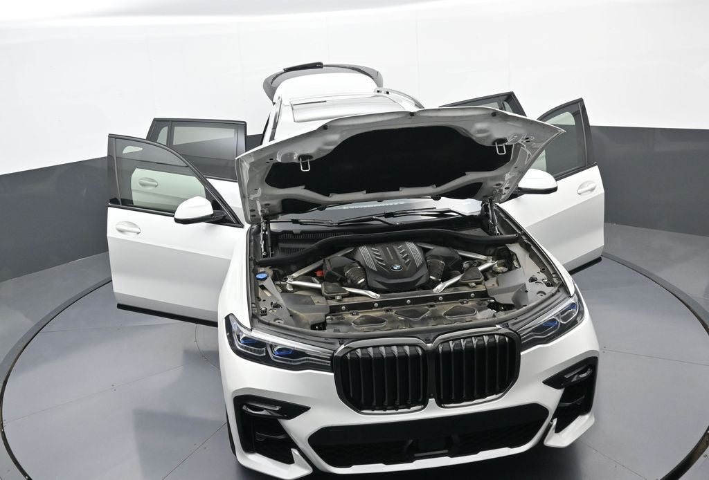 2022 BMW X7 M50i
