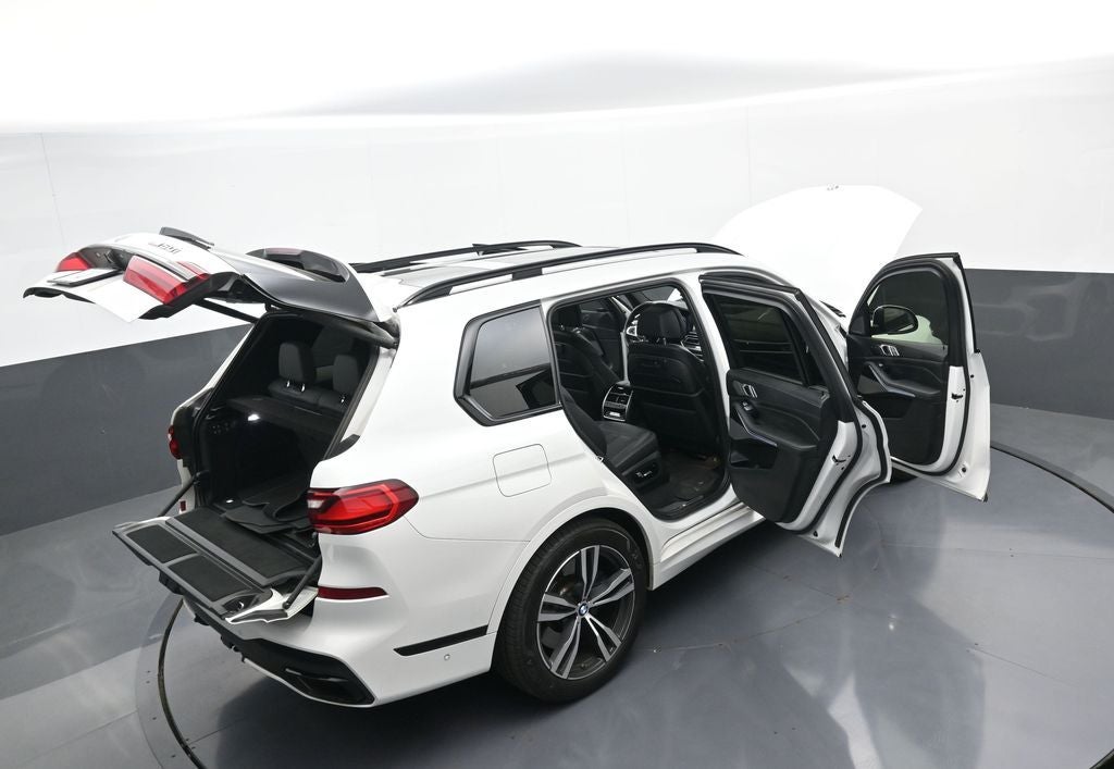 2022 BMW X7 M50i