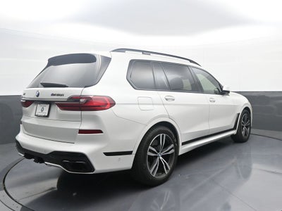 2022 BMW X7 M50i
