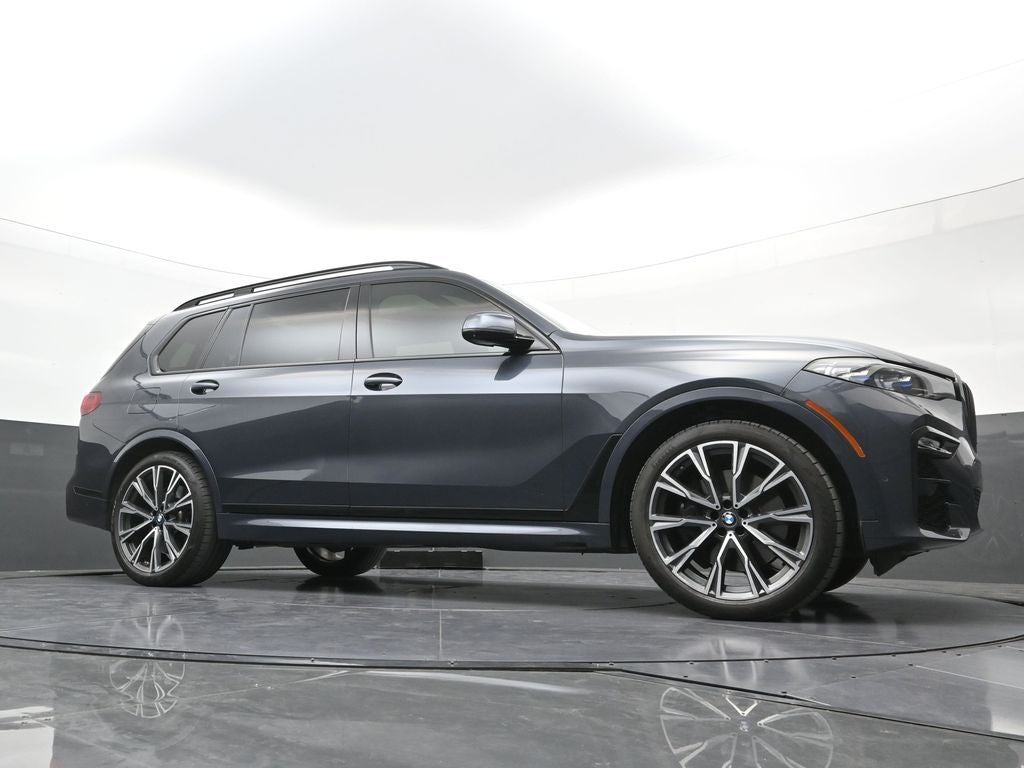 2022 BMW X7 M50i