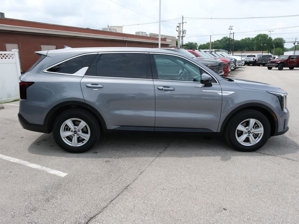 2025 Kia Sorento LX
