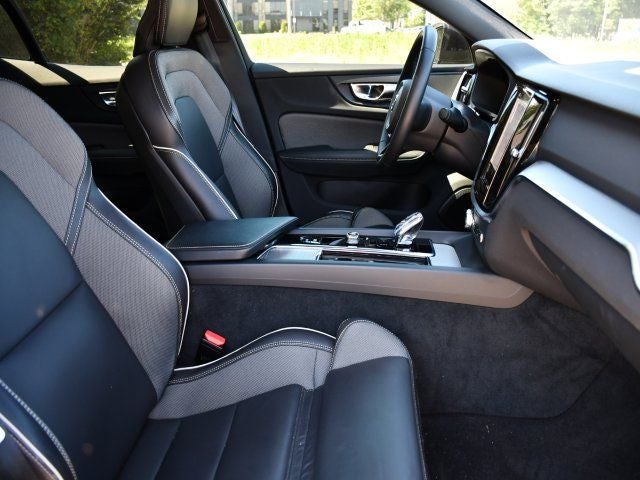 2024 Volvo S60 B5 Plus Black Edition