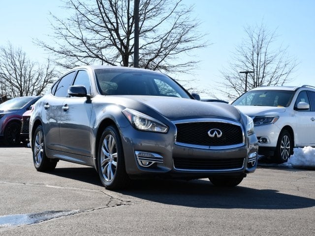 2017 INFINITI Q70 3.7X
