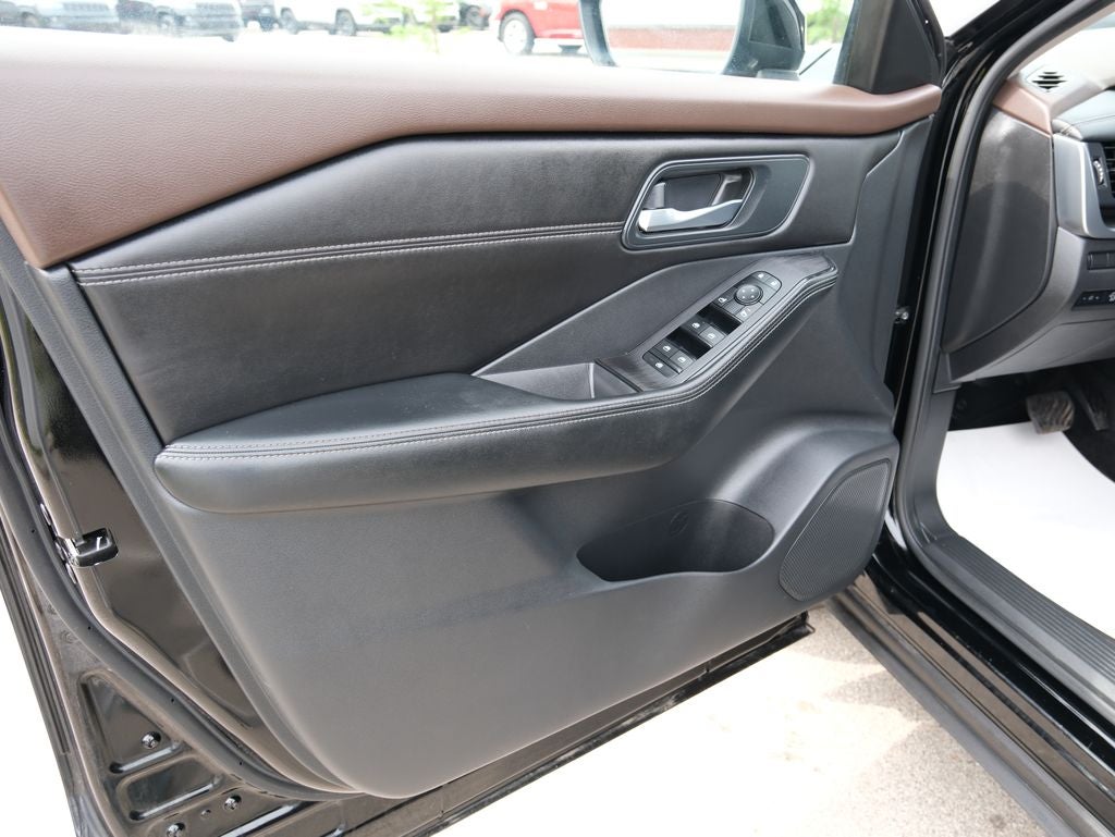 2023 Nissan Rogue SV Midnight