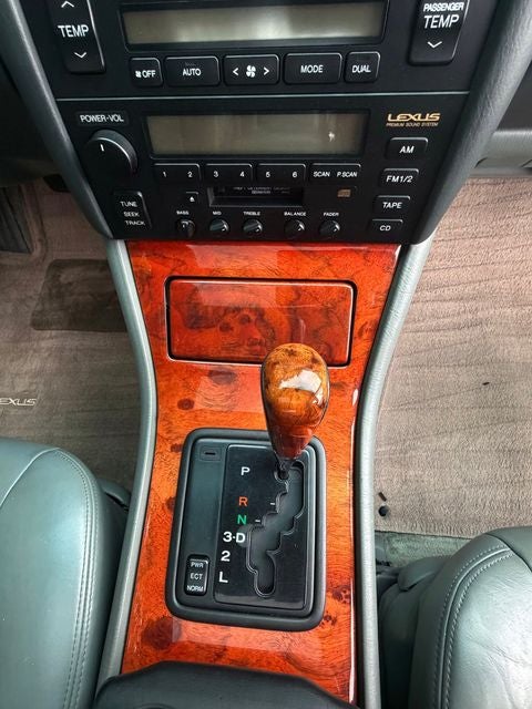 1997 Lexus LS 400