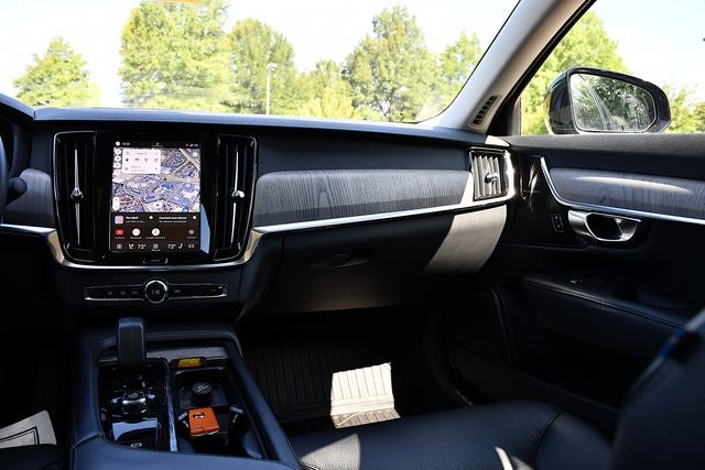 2023 Volvo S90 B6 Plus